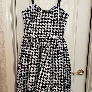 Unique vintage houndstooth Darby swing dress spiders large